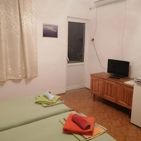 къща здравец - с осигурено паркомясто Penzion Primorsko