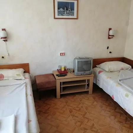 къща здравец - с осигурено паркомясто