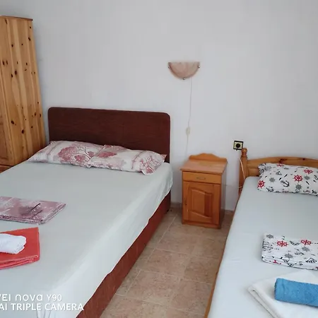 къща здравец - с осигурено паркомясто