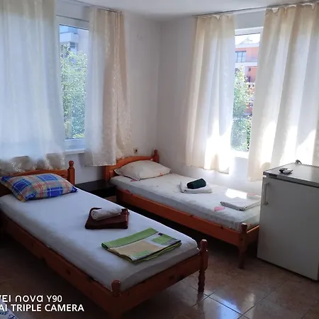 къща здравец - с осигурено паркомясто Maison d'hôtes