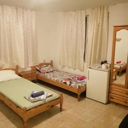 Πανσιόν къща здравец - с осигурено паркомясто Πριμόρσκο