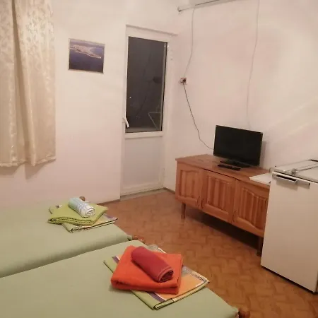 בית הארחה къща здравец - с осигурено паркомясто 3*