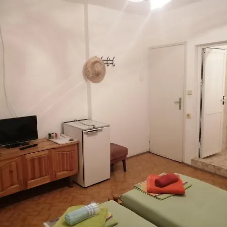 къща здравец - с осигурено паркомясто 3*