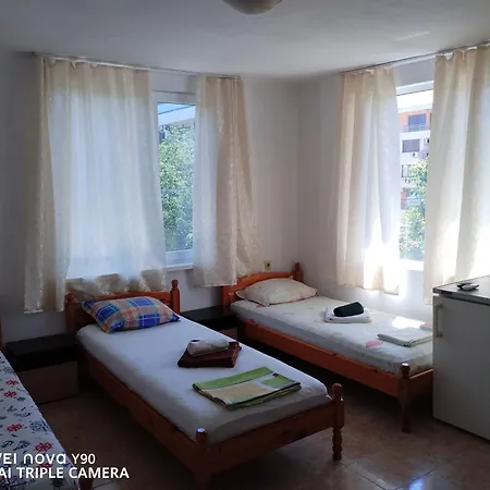 къща здравец - с осигурено паркомясто Maison d'hôtes *