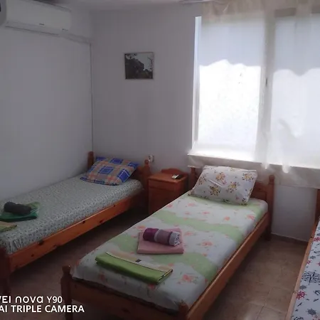 къща здравец - с осигурено паркомясто 3*