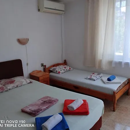 къща здравец - с осигурено паркомясто Πριμόρσκο