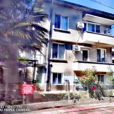 къща здравец - с осигурено паркомясто 3* Πριμόρσκο