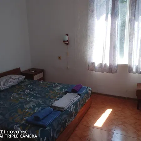 Πανσιόν къща здравец - с осигурено паркомясто Πριμόρσκο