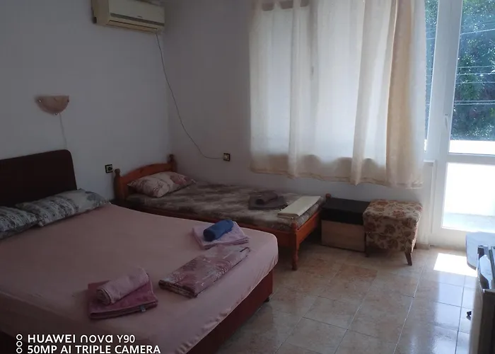 Къща за гости къща здравец - с осигурено паркомясто Приморско