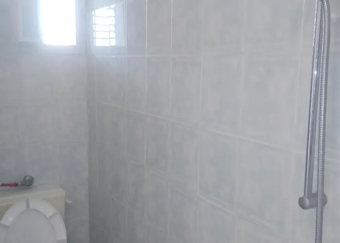 къща здравец - с осигурено паркомясто Къща за гости