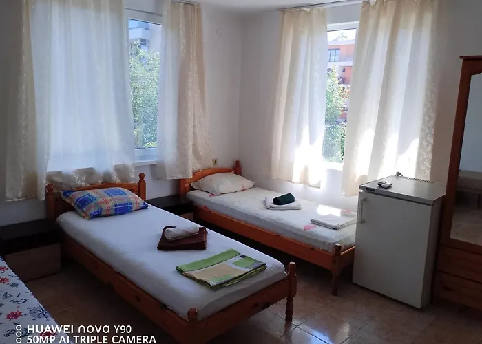 къща здравец - с осигурено паркомясто Къща за гости