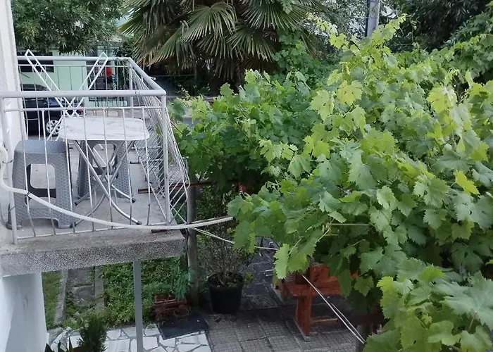 къща здравец - с осигурено паркомясто Приморско