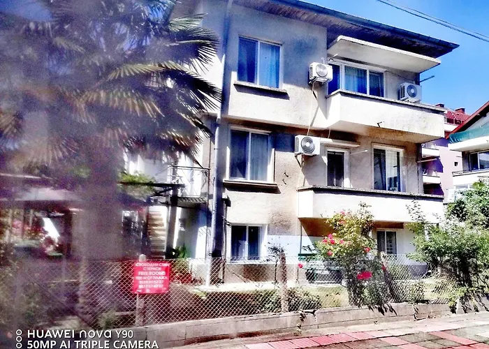 къща здравец - с осигурено паркомясто 3* Приморско