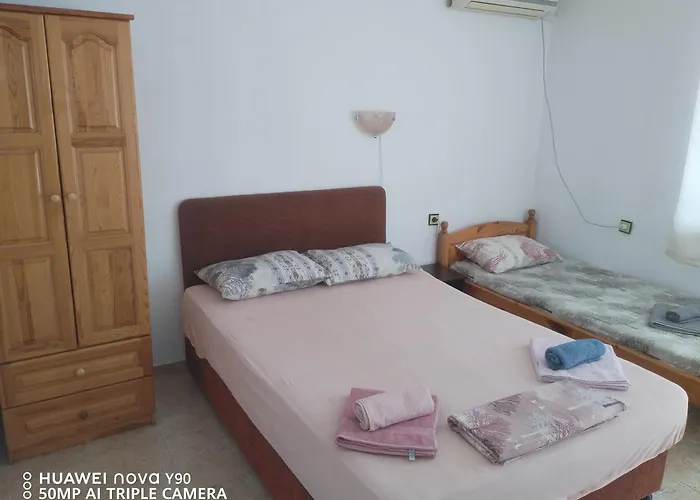 къща здравец - с осигурено паркомясто Къща за гости