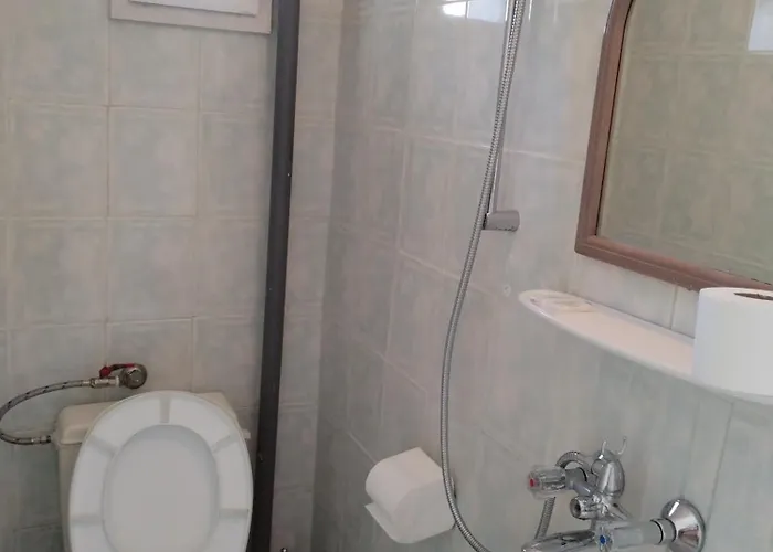 къща здравец - с осигурено паркомясто Къща за гости 3*