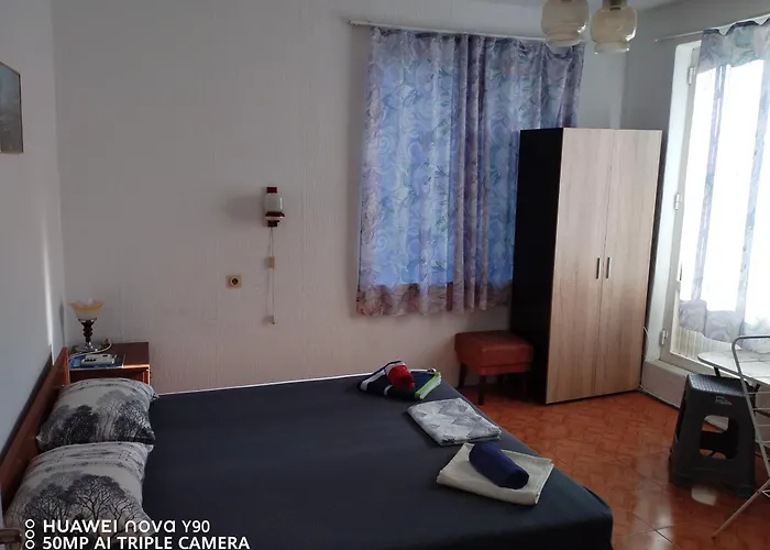 Къща за гости къща здравец - с осигурено паркомясто 3*