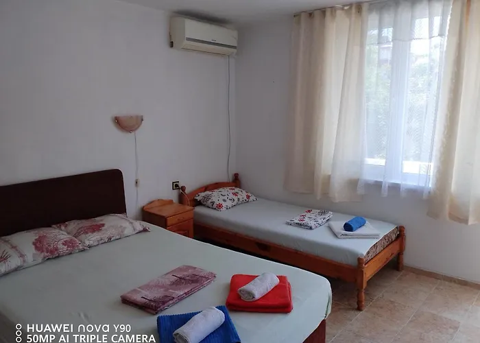 къща здравец - с осигурено паркомясто 3*