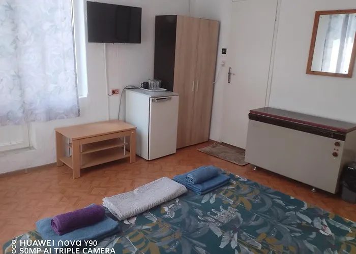 къща здравец - с осигурено паркомясто Къща за гости 3*